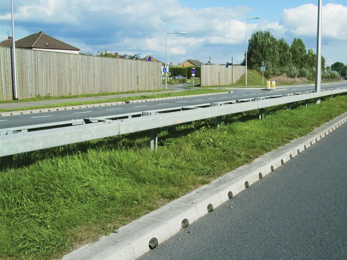 Marshalls Beany Combined Kerb & Drainage